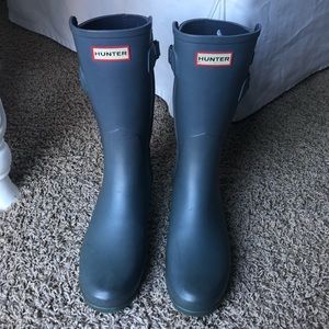 Women’s Blue 2-Tone Short Hunter Boots Size 9